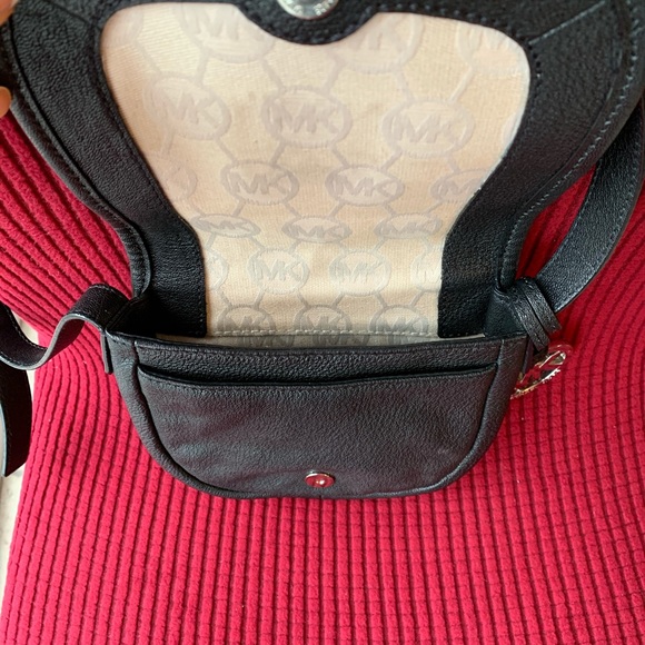 NEW Michael Kors Leather Crossbody Purse - Picture 3 of 4